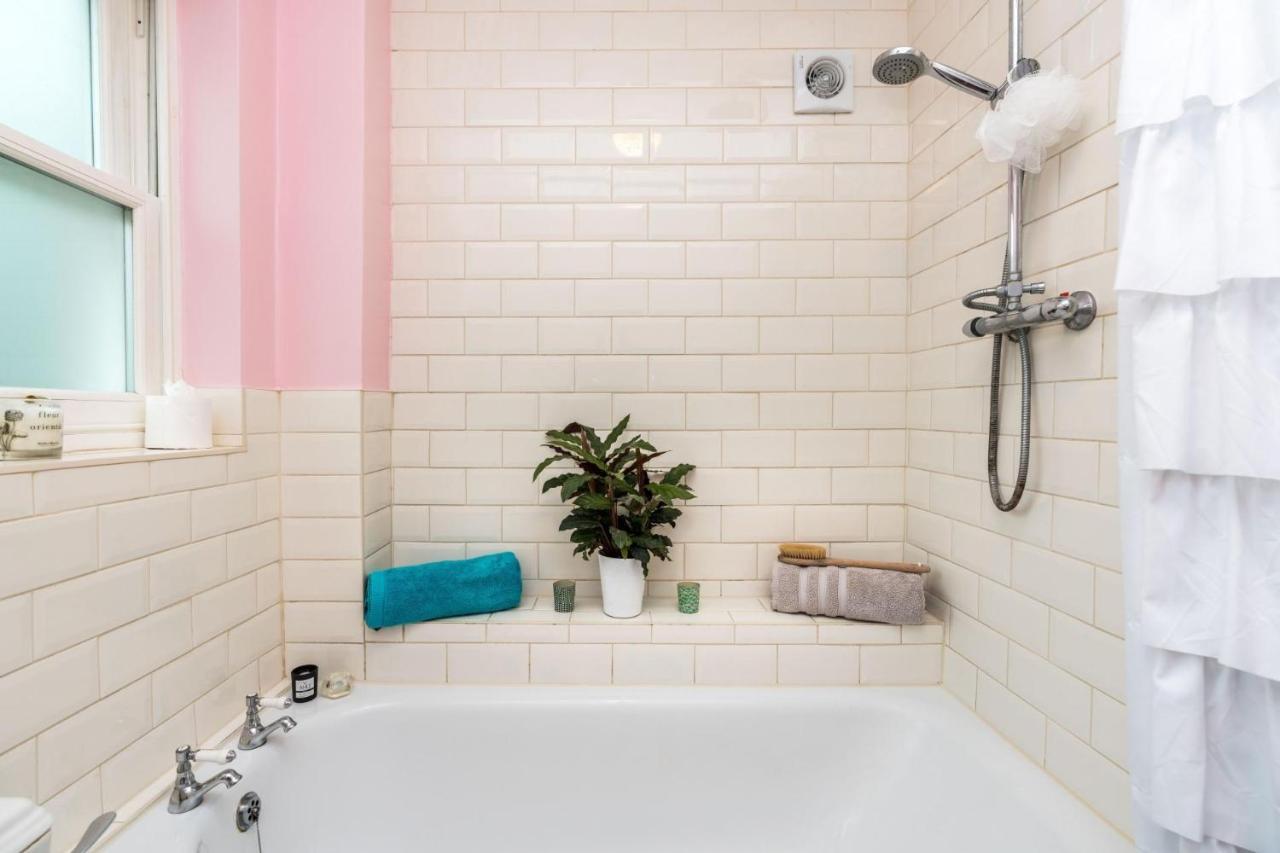 New Fantastic 1bd Crystal Palace Flat In Londen